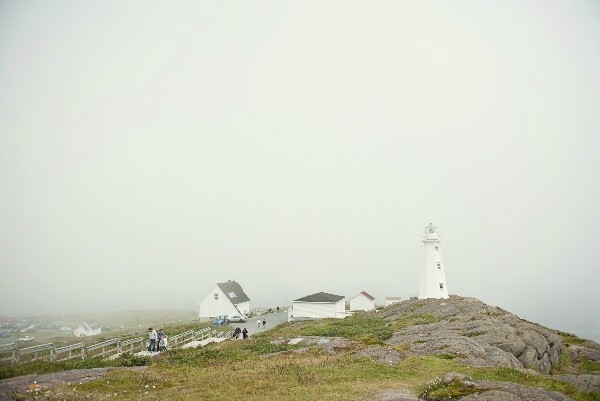 danielle-josephs-newfoundland-lighthouse-elopement