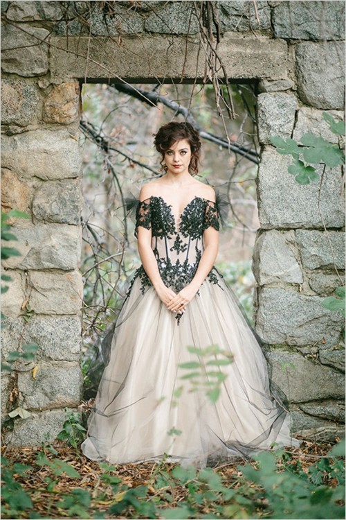 dark-romance-wedding