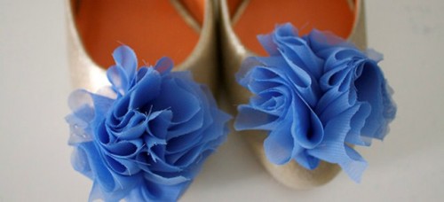 diy-blue-flower-shoe-pins