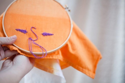 diy-dip-dyed-napkins-with-embroidered-monogram