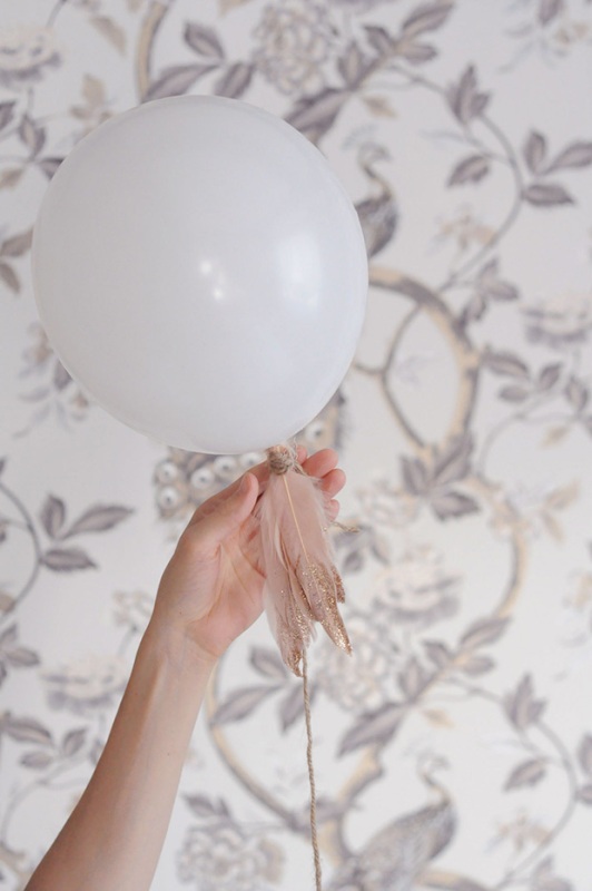 diy-fancy-glitter-feathers