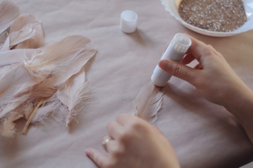 diy-fancy-glitter-feathers