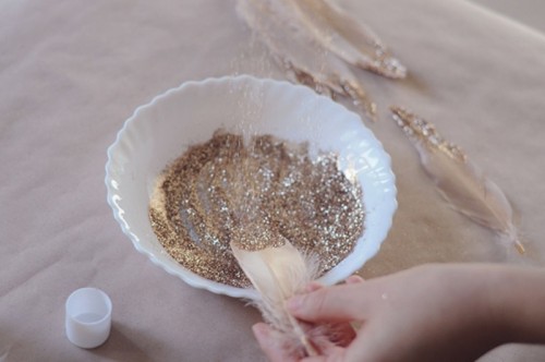 diy-fancy-glitter-feathers