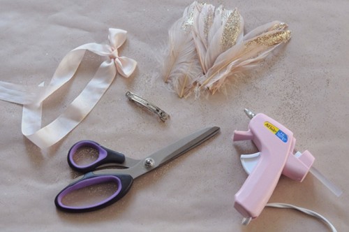 diy-fancy-glitter-feathers