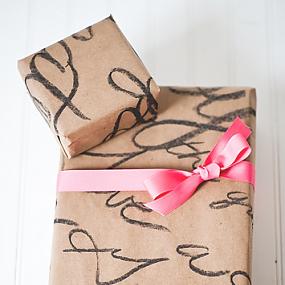 diy-love-note-wrapping-paper-2