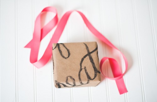 diy-love-note-wrapping-paper