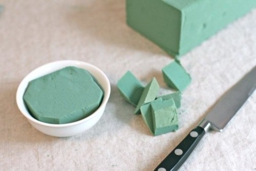 diy-mini-florals-for-your-wedding-table-settings
