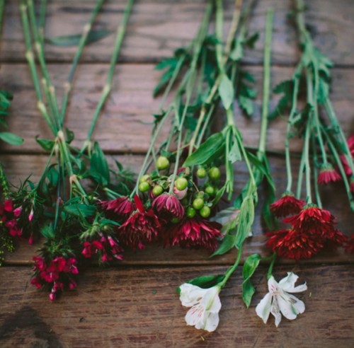 diy-pretty-floral-wedding-crown