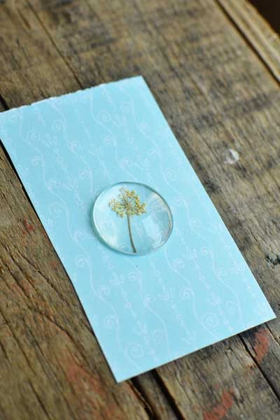 dried-flower-pendant