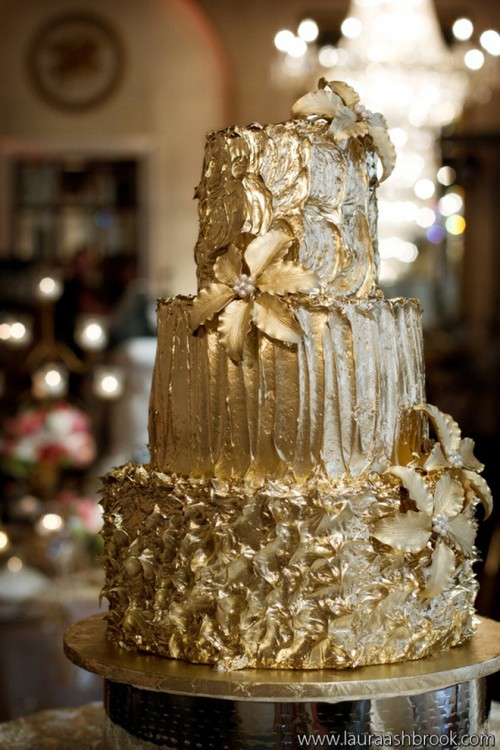 fascinating-gold-wedding-cakes