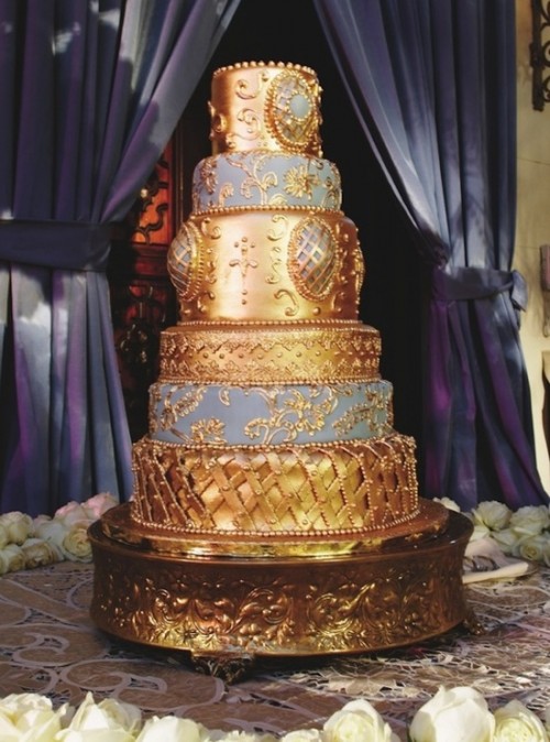 fascinating-gold-wedding-cakes