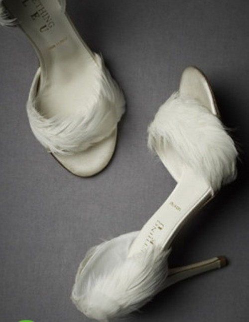 inspiring-feather-decor-ideas-for-your-wedding