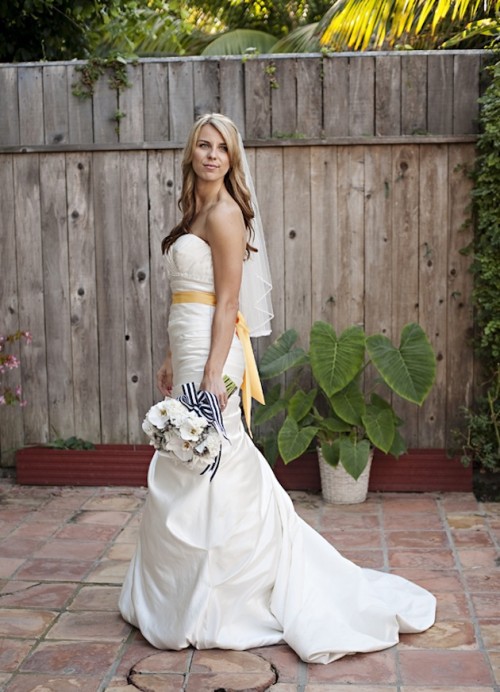 modern-black-yellow-and-white-wedding-inspiration