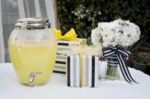 modern-black-yellow-and-white-wedding-inspiration