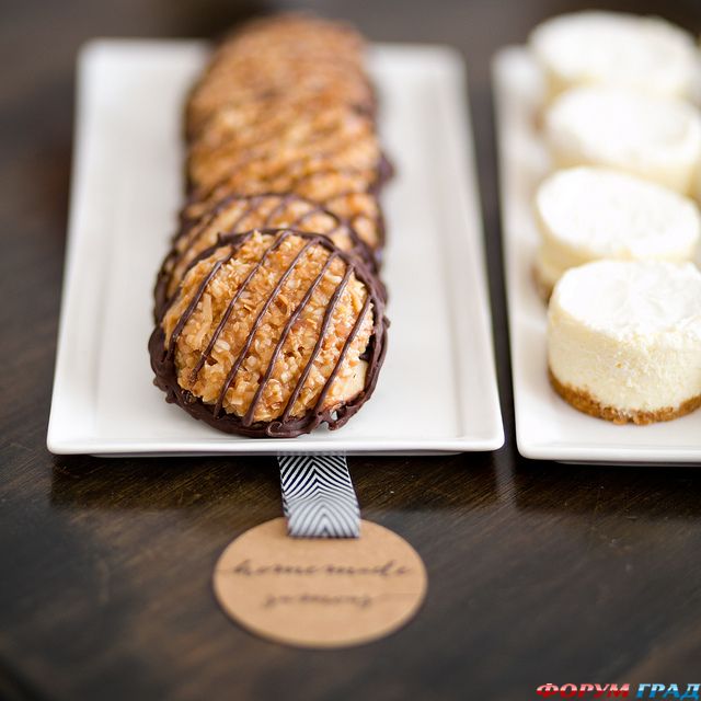 modern-dessert-table-with-a-rustic-touch-11