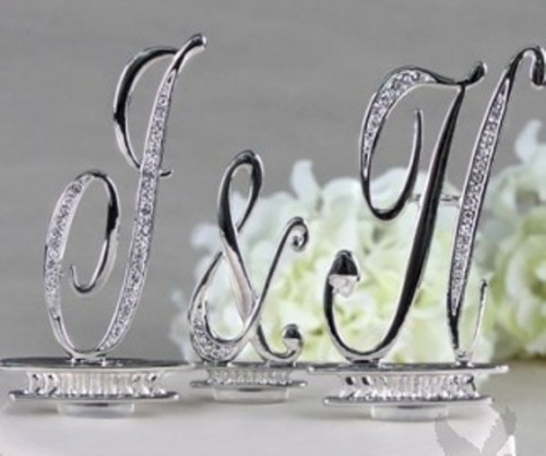 silver-and-white-winter-wedding-inspiration