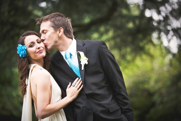 small-garden-wedding-prairie-and-andis