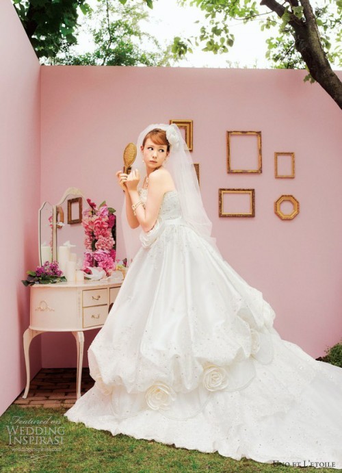 unusual-wedding-dresses-by-uno-et-letoile