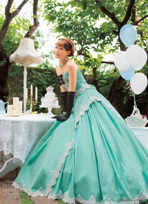 unusual-wedding-dresses-by-uno-et-letoile