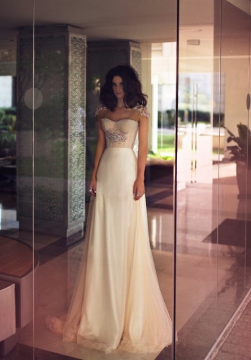 very-elegant-and-glam-wedding-dresses-by-zahavit-tshuba