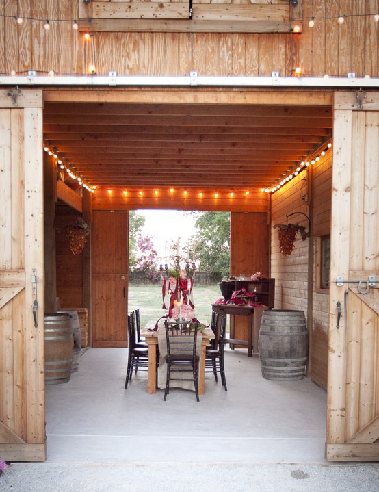 vintage-glam-barn-wedding