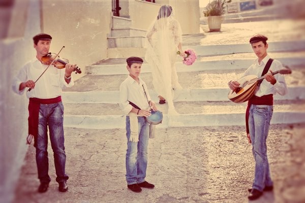 vivienne-and-wylies-intimate-destination-wedding-in-greece