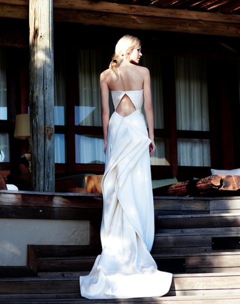 wedding-gowns-to-feel-a-goddess-by-amanda-wakeley