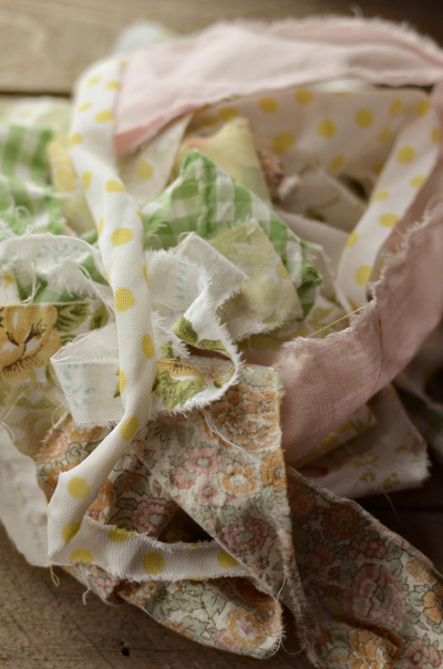 diy-wedding-ideas-torn-fabric-garland