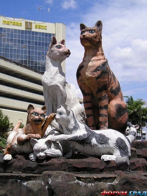 скульптуры кошек