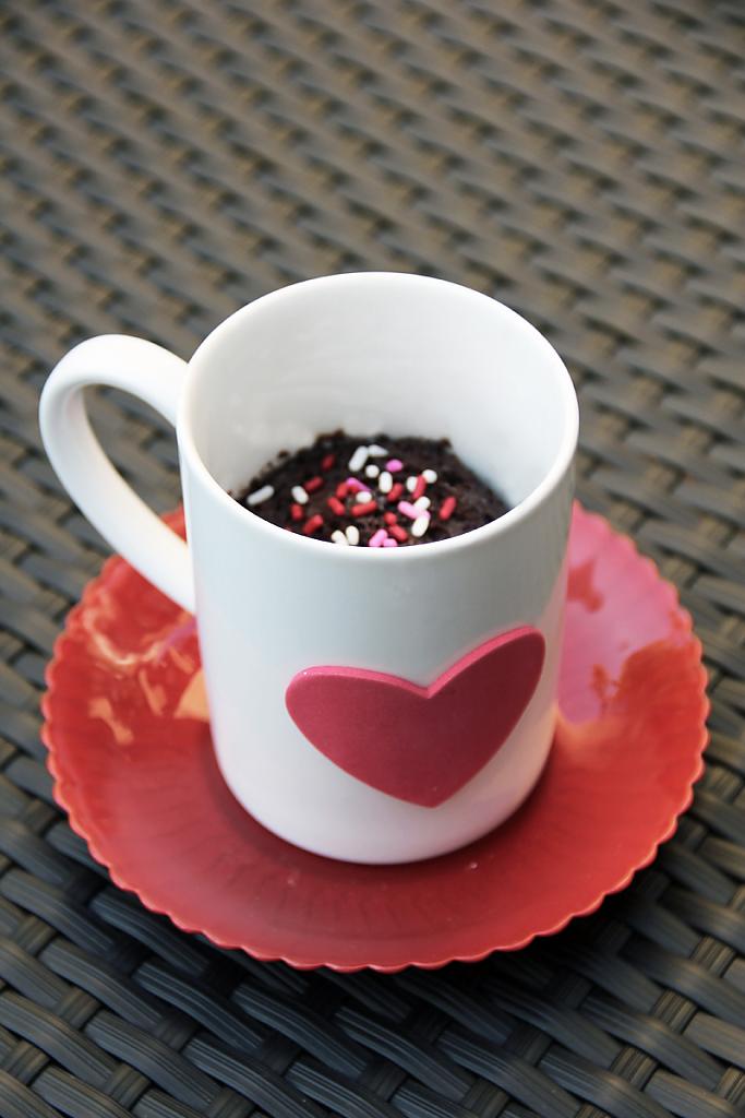 cake-in-a-cup-diy-valentines-02 174754