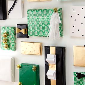 diy-holiday-gift-box-backdrop-1