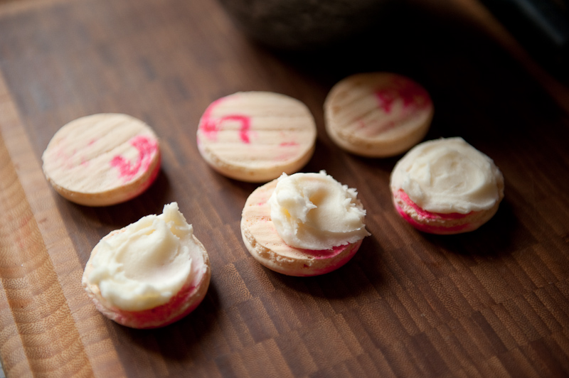 peppermint-macarons-a-step-by-step-tutorial-06