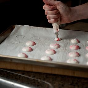 peppermint-macarons-a-step-by-step-tutorial-13