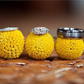 inspiring-ways-of-using-billy-balls-in-your-wedding-decor-13