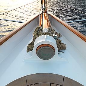 luxury-yacht-elana-01