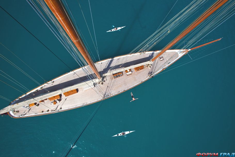 luxury-yacht-elana