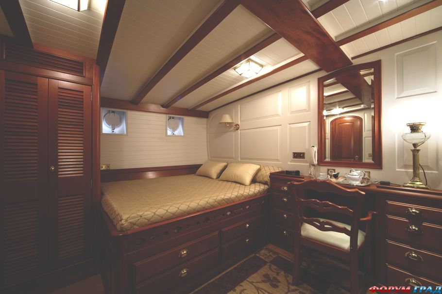 luxury-yacht-elana