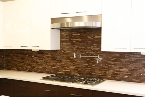 decorating-with-brown-glass-tile-02