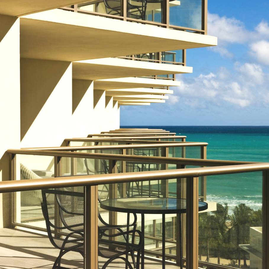 luxury-hotel-st-regis-bal-harbour