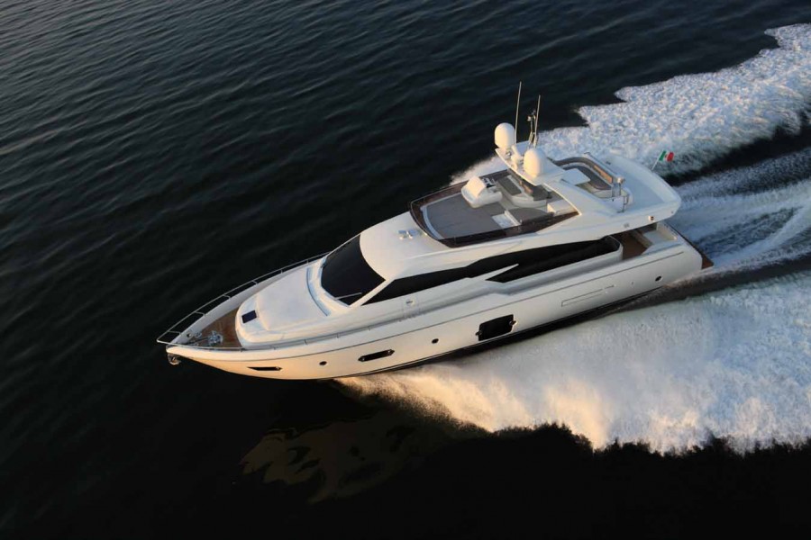 Яхта Ferretti 720