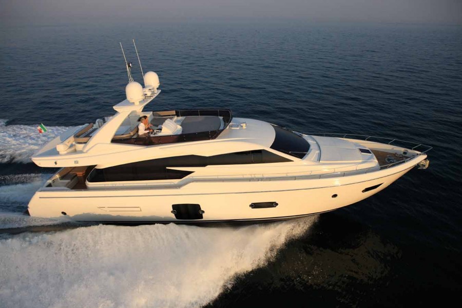 Яхта Ferretti 720