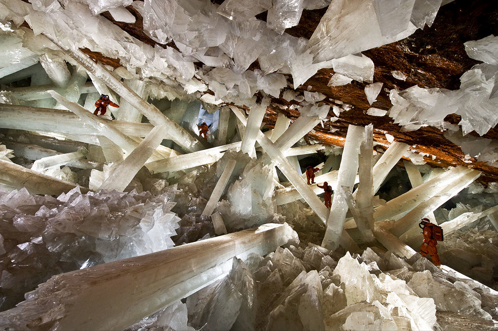В 2000 году в Мексике была обнаружена Пещера Кристаллов, размеры и обилие которых могут поразить самый холодный разум.