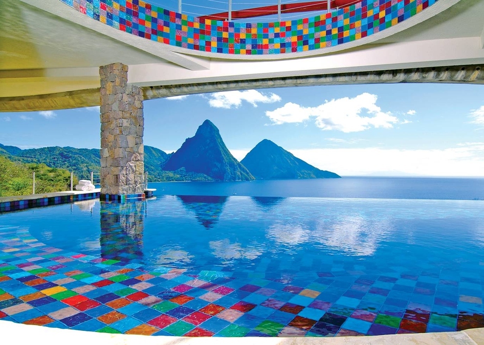 Бесподобный вид на горы Jade Mountain