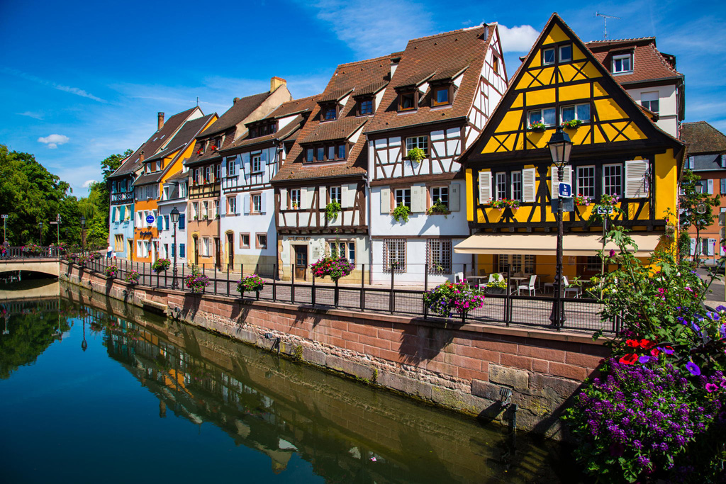 25 most beautiful small cities in the world-02