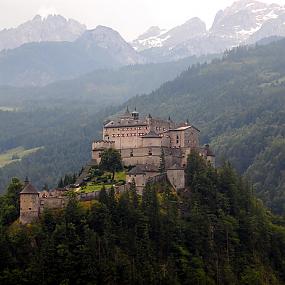 29 magnificent castles from around the world-08