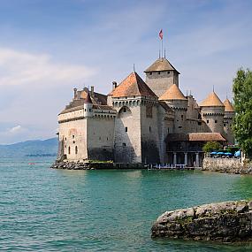 29 magnificent castles from around the world-23