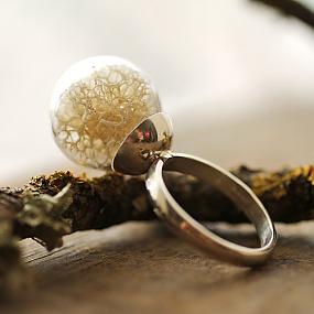 delicate rings with magical scenes inside-08