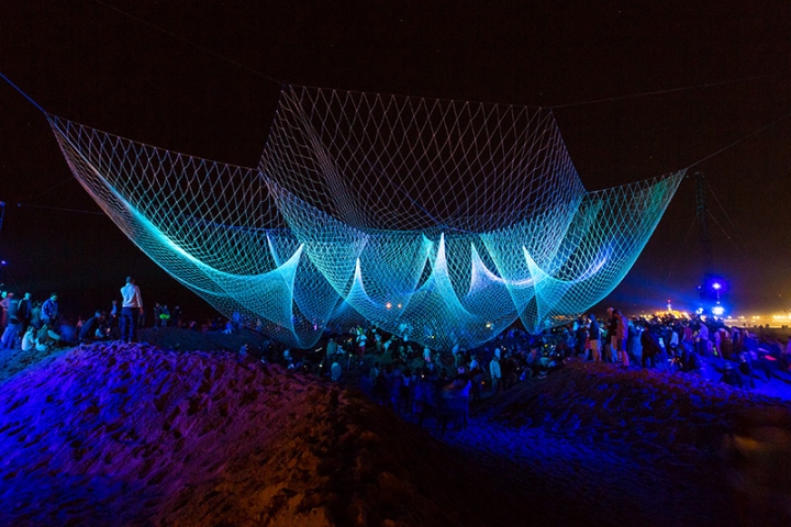 enchanting installation of giant suspended net-06