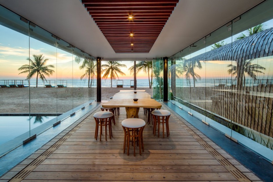 Обеденный стол отеля Iniala Beach House