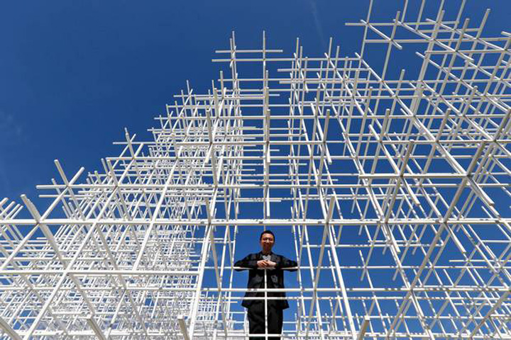 installing the serpentine gallery pavilion-05